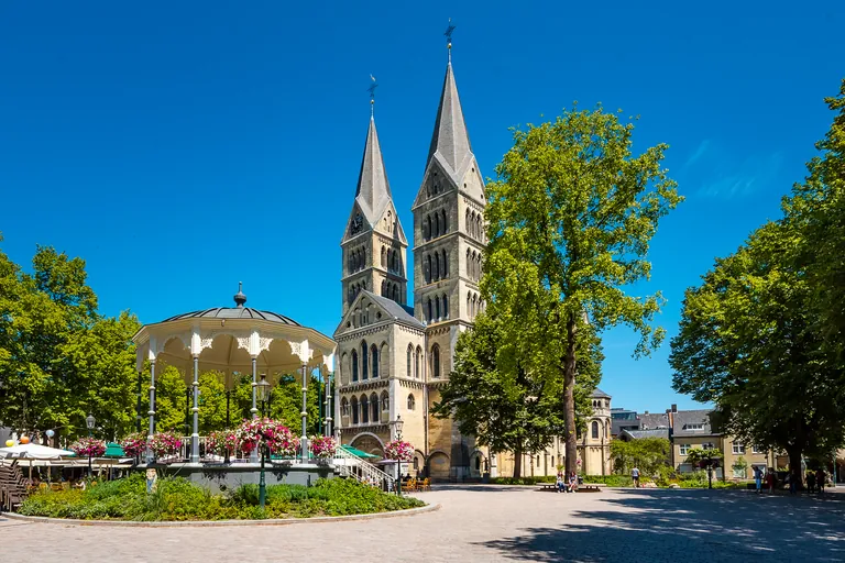 Munsterplein square in Roermond with Munster church and bandstand in summer